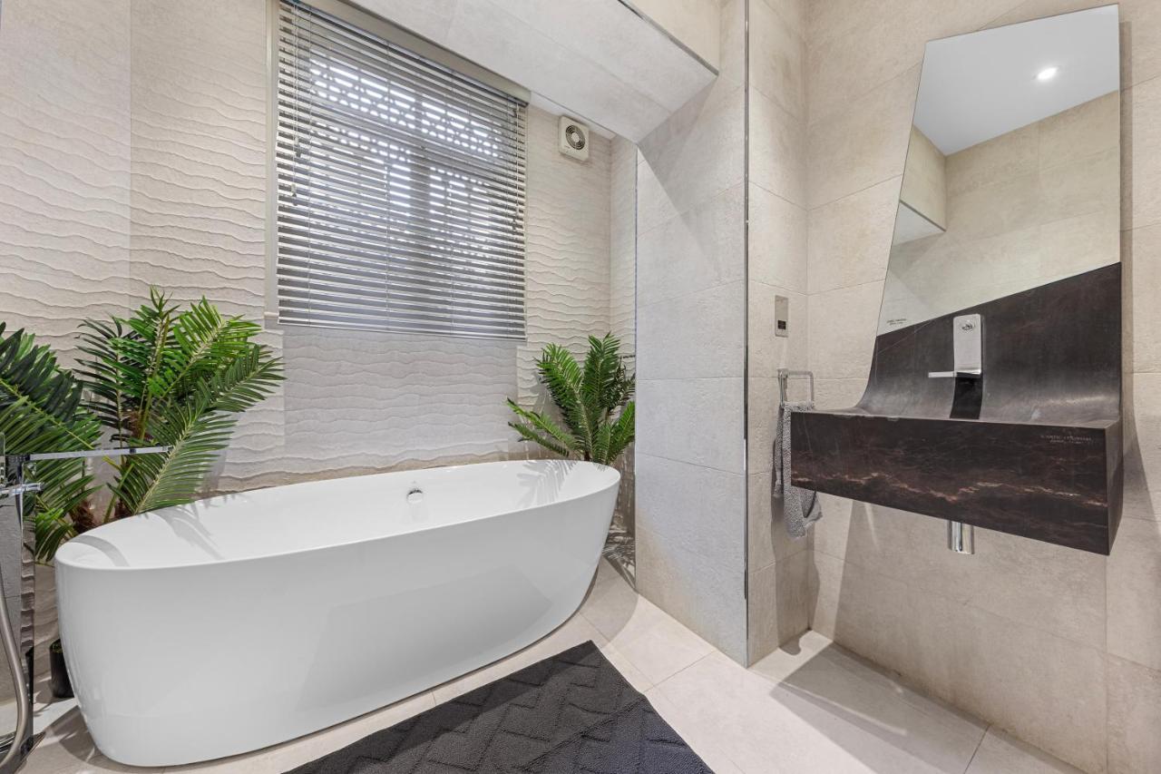 Harrods 2 Bed Lux Flat W/Patio Lägenhet London Exteriör bild